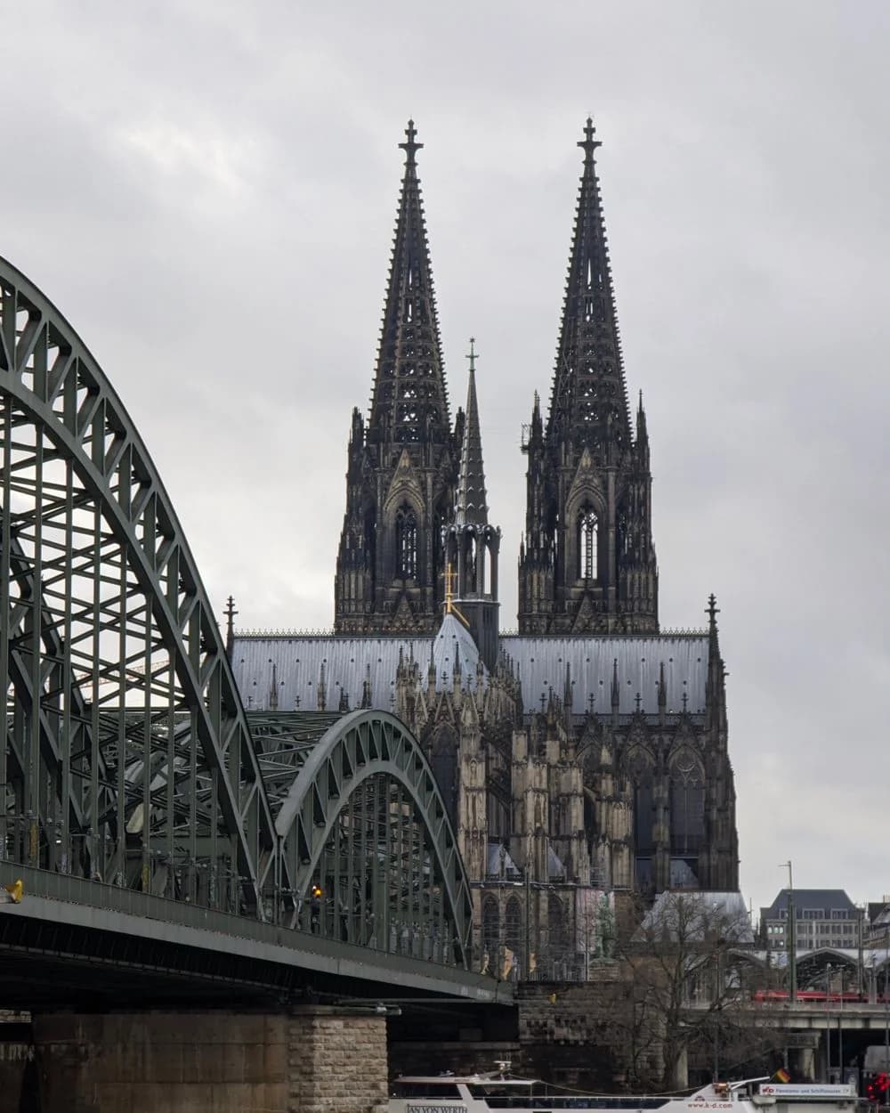 Kölner Dom und Hohenzollernbrücke am Rhein, Vista-Werks Heimatstadt