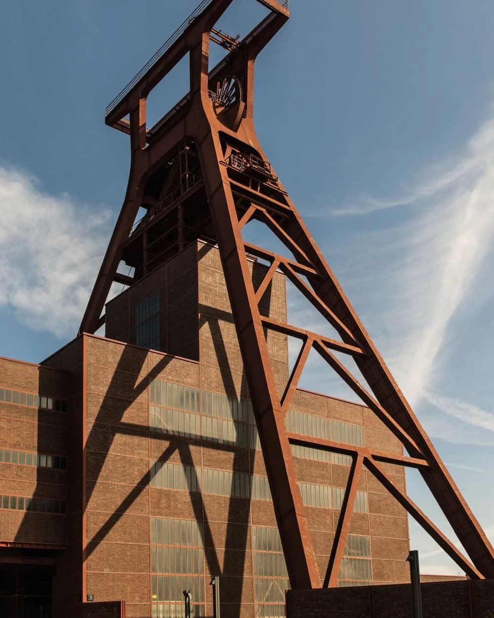Förderturm der Zeche Zollverein, Wahrzeichen im Essener Ruhrgebiet